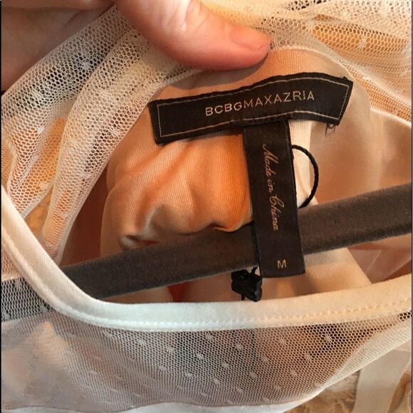 GORGEOUS WHITE BCBG with Nude Accents - Picture 2 of 8